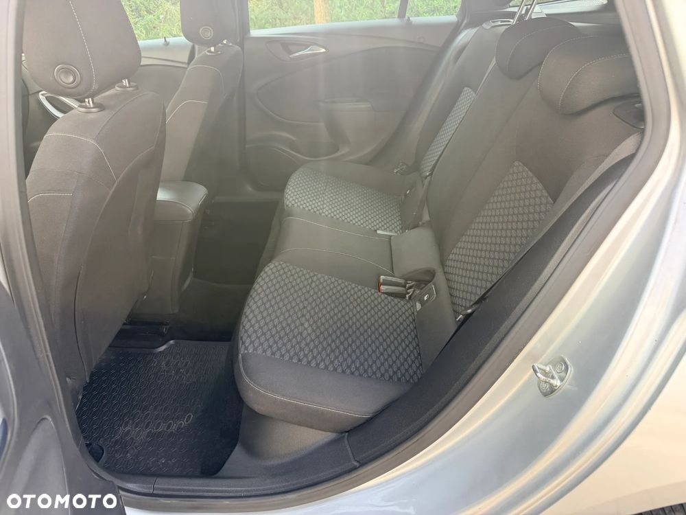 Opel Astra 1.6 CDTI Elite S&S - 11