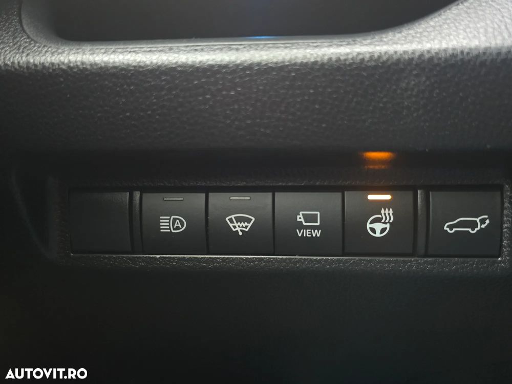 Toyota RAV4 2.5 Hybrid VVT-iE 4x4 Luxury - 11