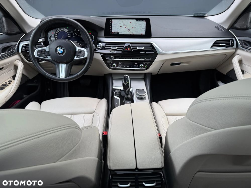 BMW Seria 5 520d Sport Line - 27