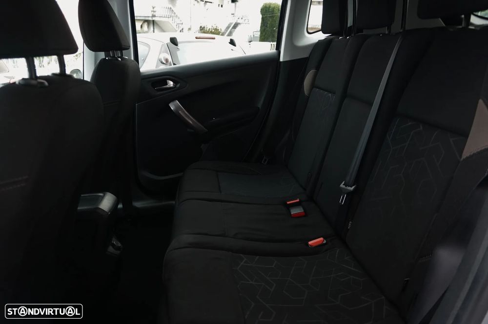 Peugeot 2008 1.4 HDi Active - 14