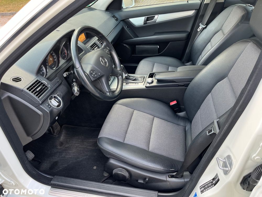 Mercedes-Benz Klasa C 180 T BlueEFFICIENCY 7G-TRONIC Avantgarde - 8