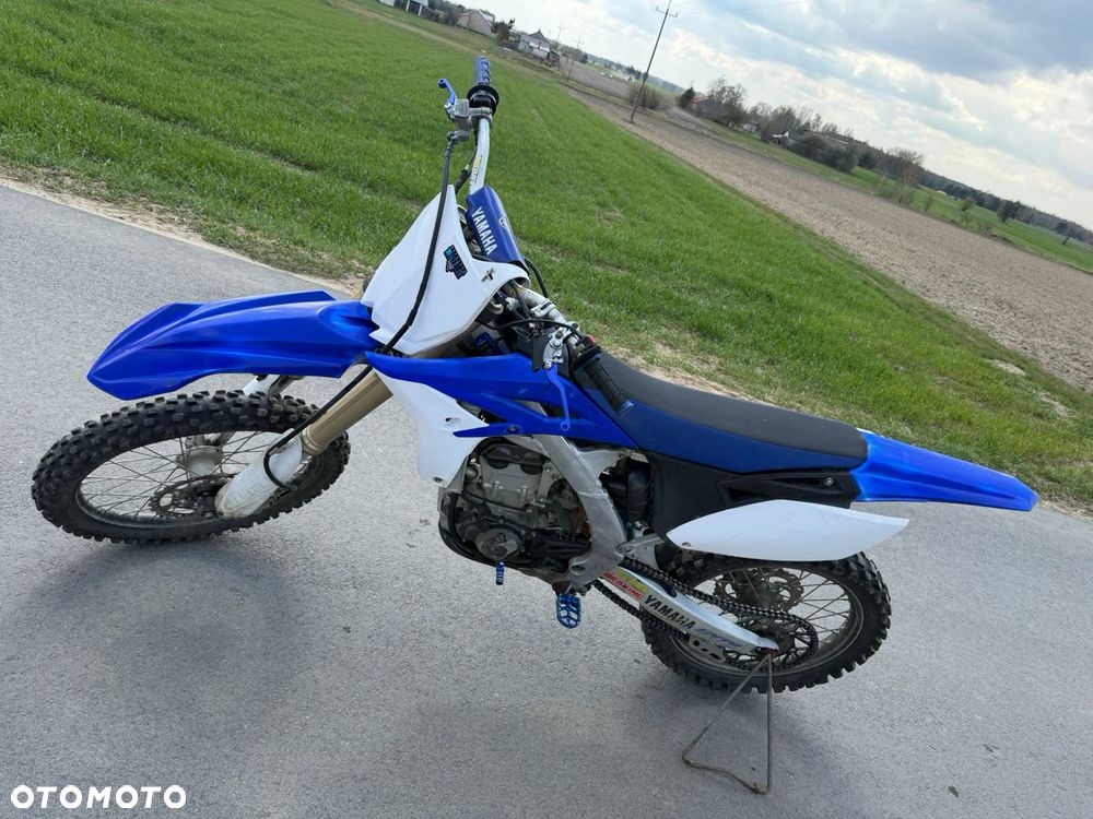 Yamaha YZF - 8