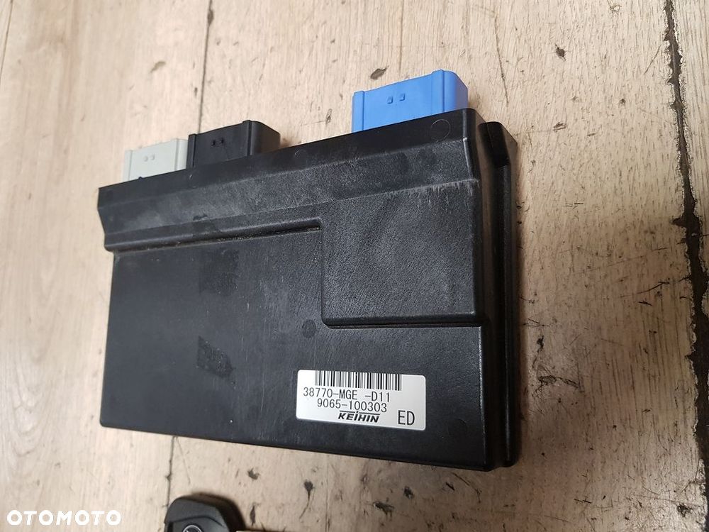 Moduł zapłonowy ECU klucz Honda VFR 1200 F  38770-MGE-D11 - 10