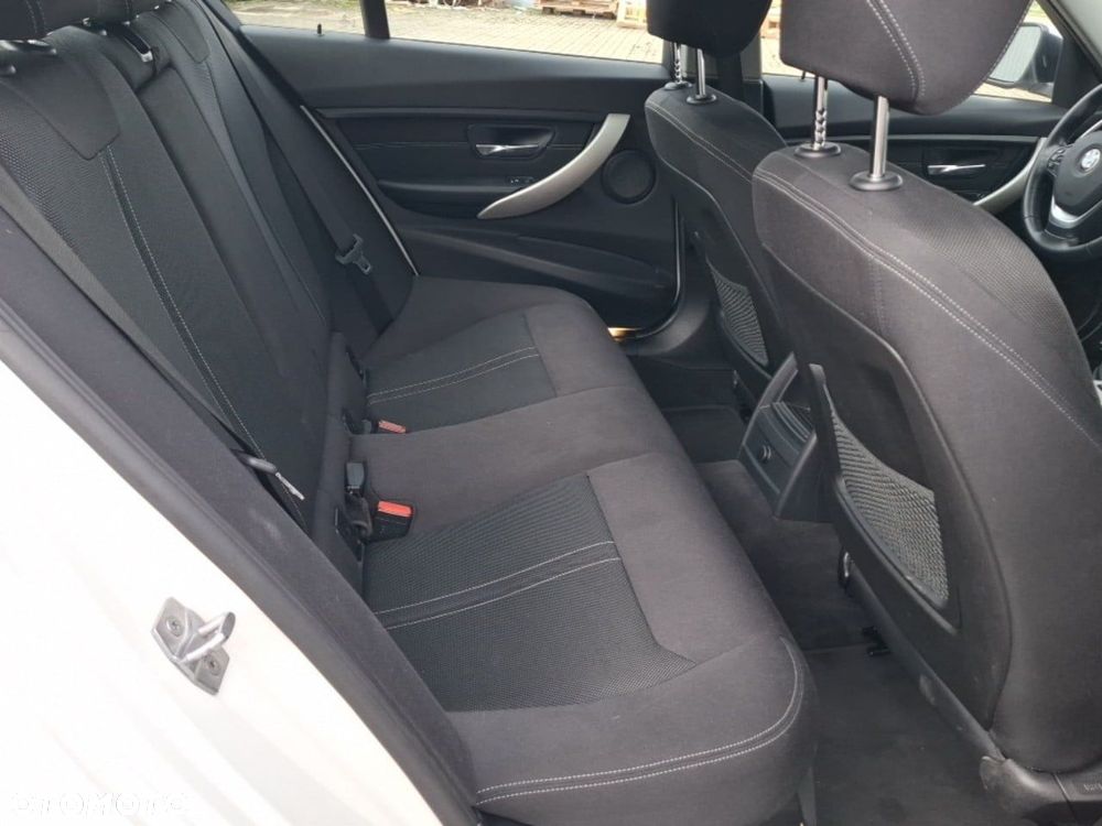 BMW Seria 3 318i - 20