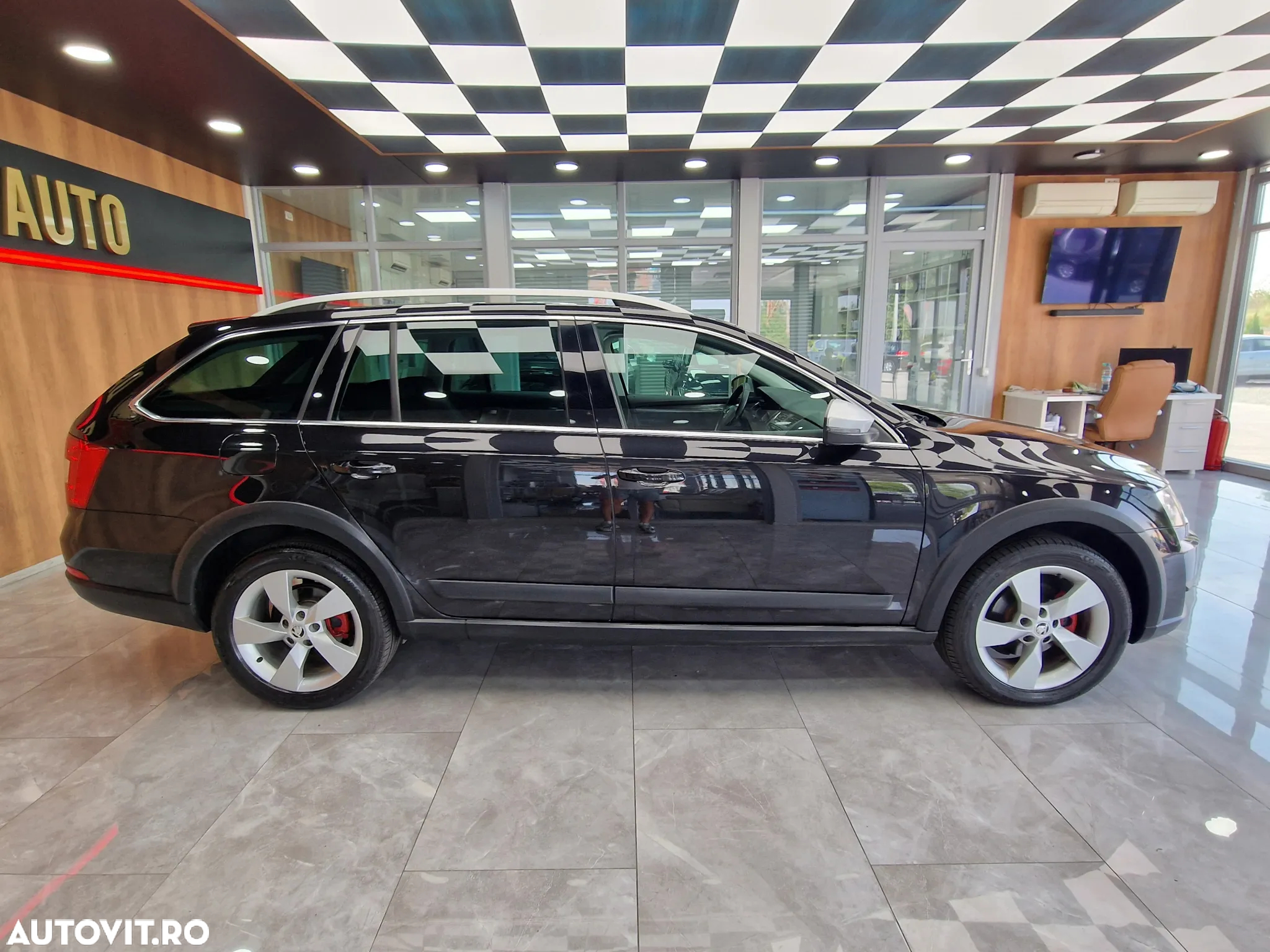 Skoda Octavia 2.0 TDI 4x4 Scout - 14