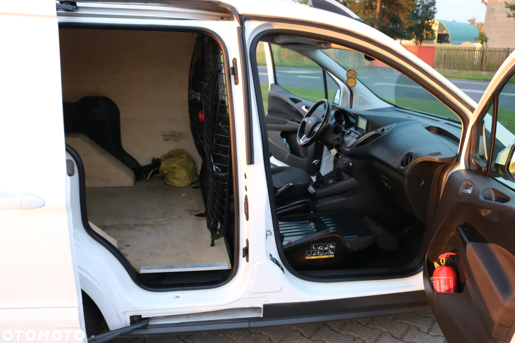 Ford Courier - 29