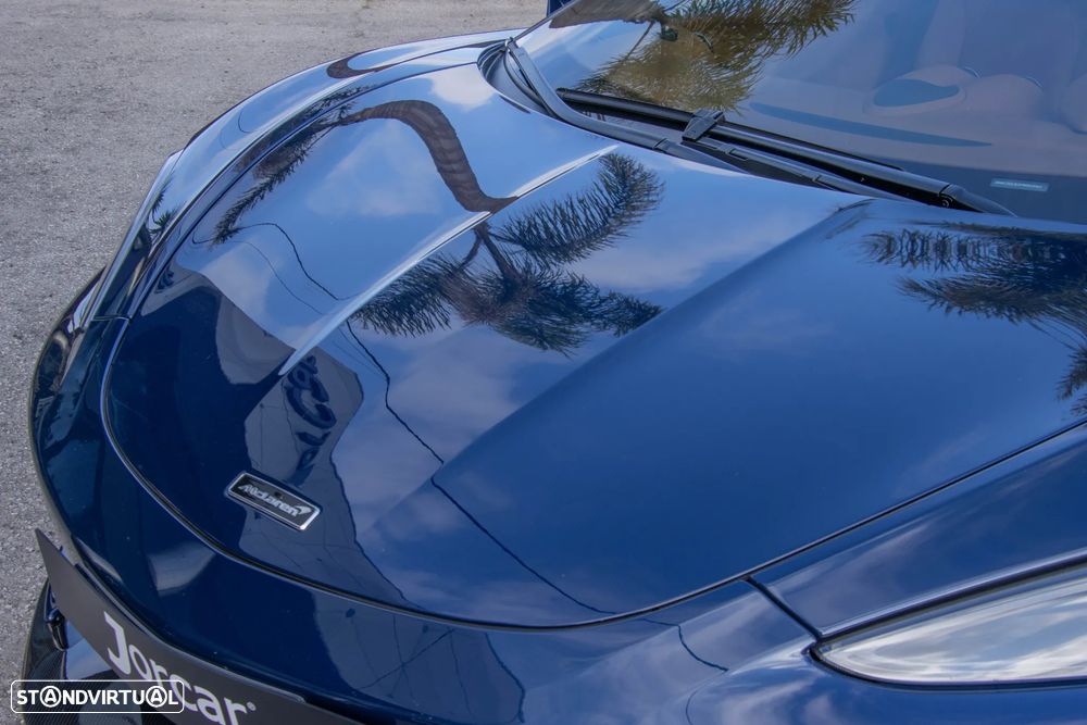 McLaren GT 4.0 Twin-Turbo V8 - 10