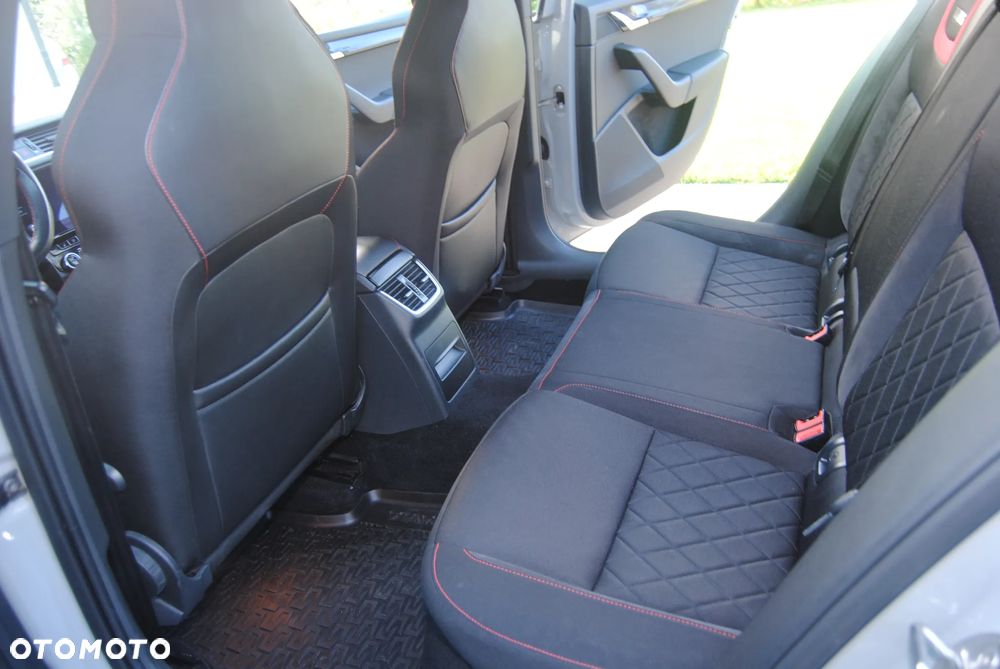 Skoda Octavia 2.0 TSI RS - 11