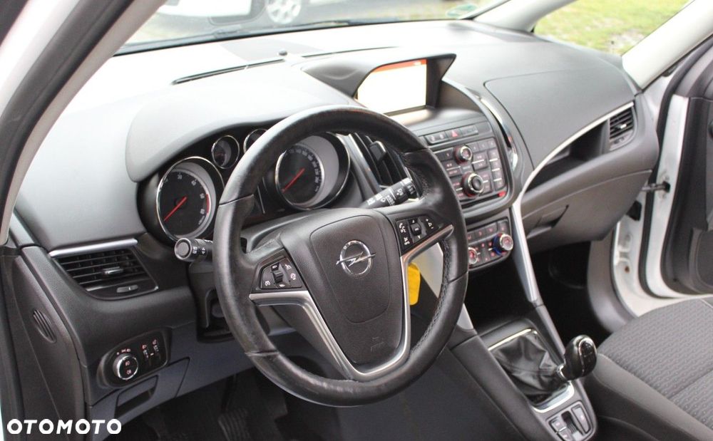Opel Zafira - 9