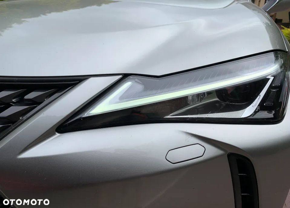 Lexus UX - 12