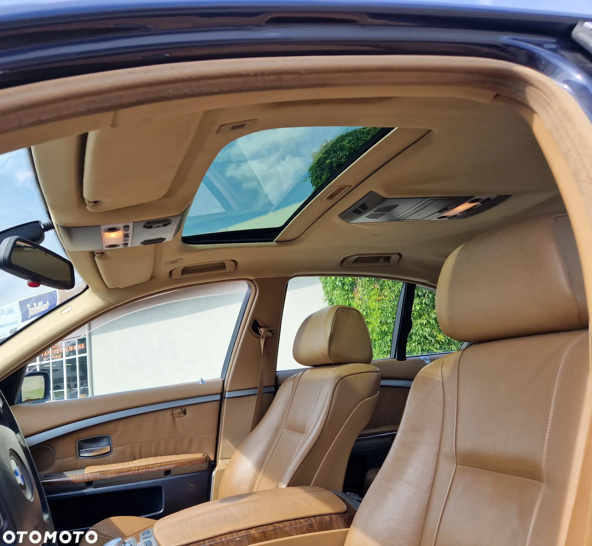 BMW Seria 7 745i - 6