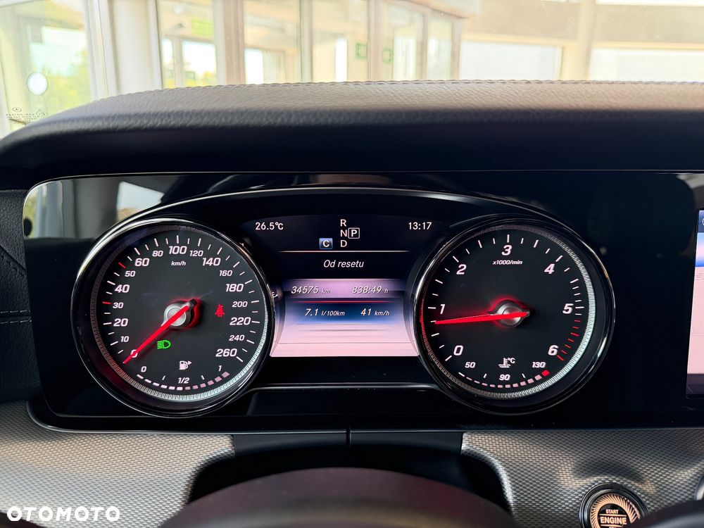 Mercedes-Benz Klasa E 220 d 4-Matic 9G-TRONIC - 27