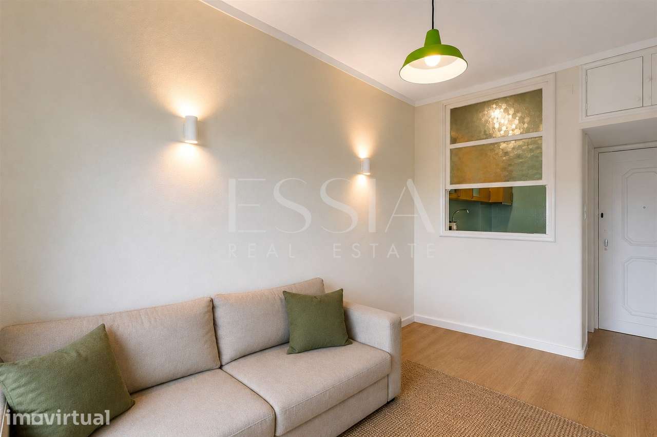 Apartamento T1  junto à Praça Velasquez com Varanda - Grande imagem: 4/24