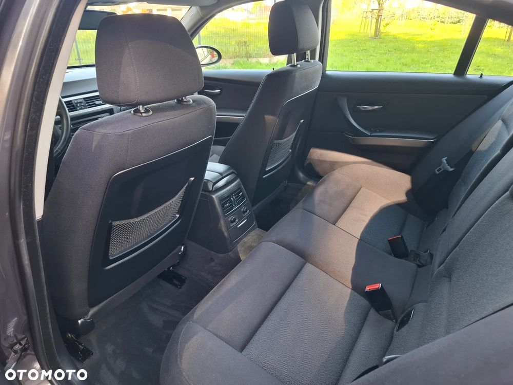BMW Seria 3 320i - 13