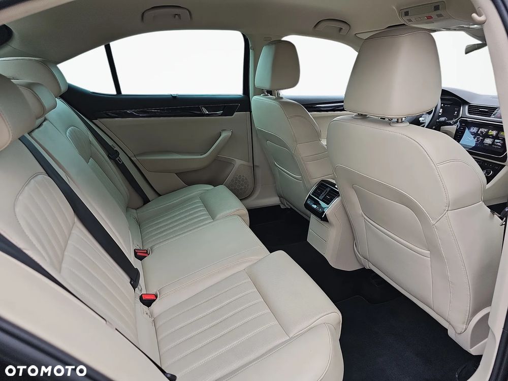 Skoda Superb 2.0 TDI SCR 4x4 L&K DSG - 11