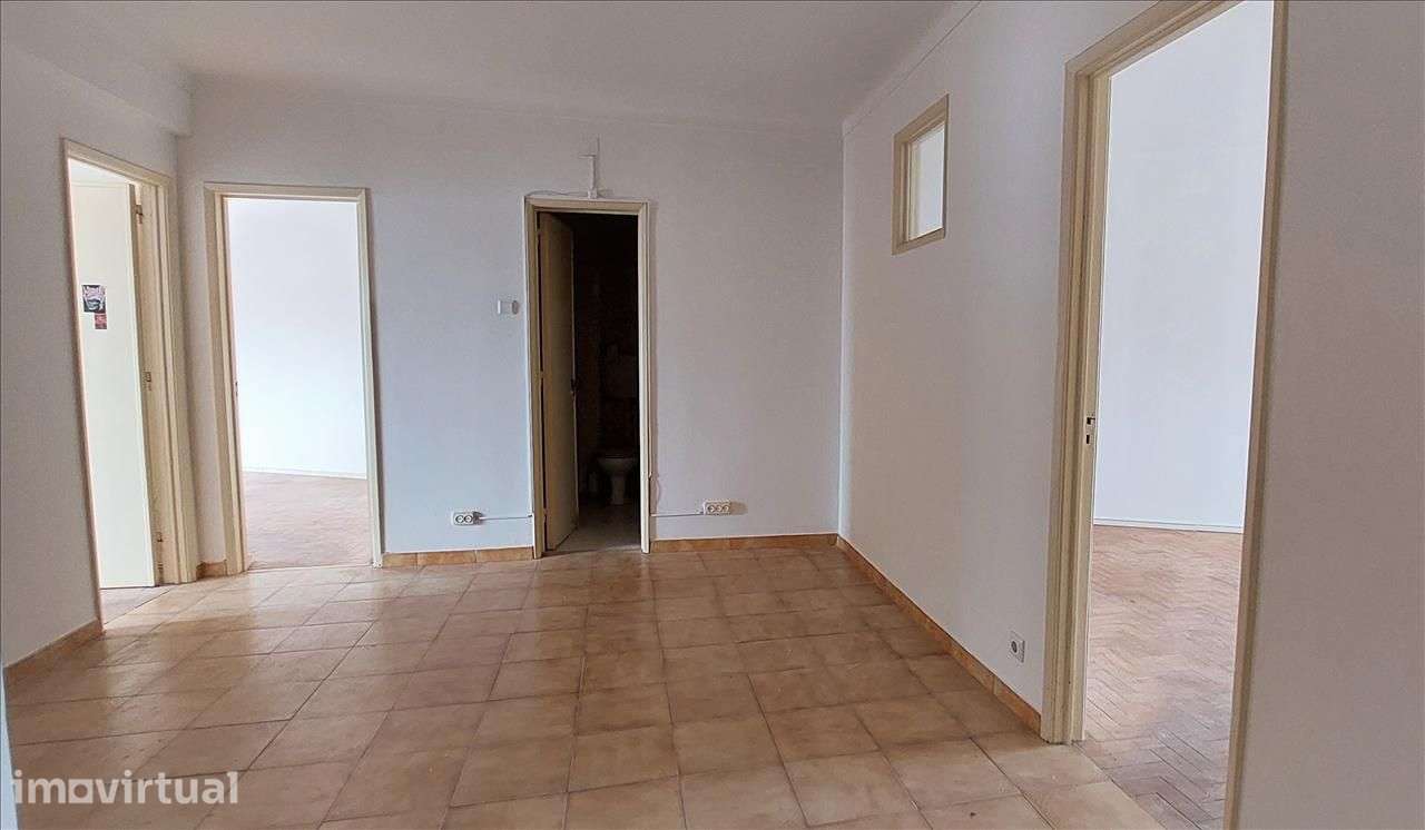 Apartamento T2 na Amadora - Grande imagem: 3/15
