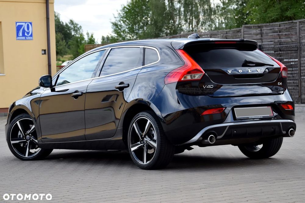 Volvo V40 D4 R Design - 8
