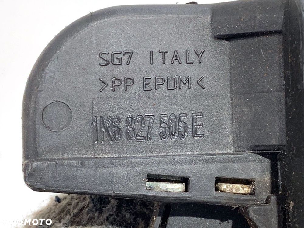 ZAMEK KLAPY TYŁ  VW GOLF V (1K1) 2003 - 2010 1.4 16V 55 kW [75 KM] benzyna 2003 - 2006 1K6827505E - 5