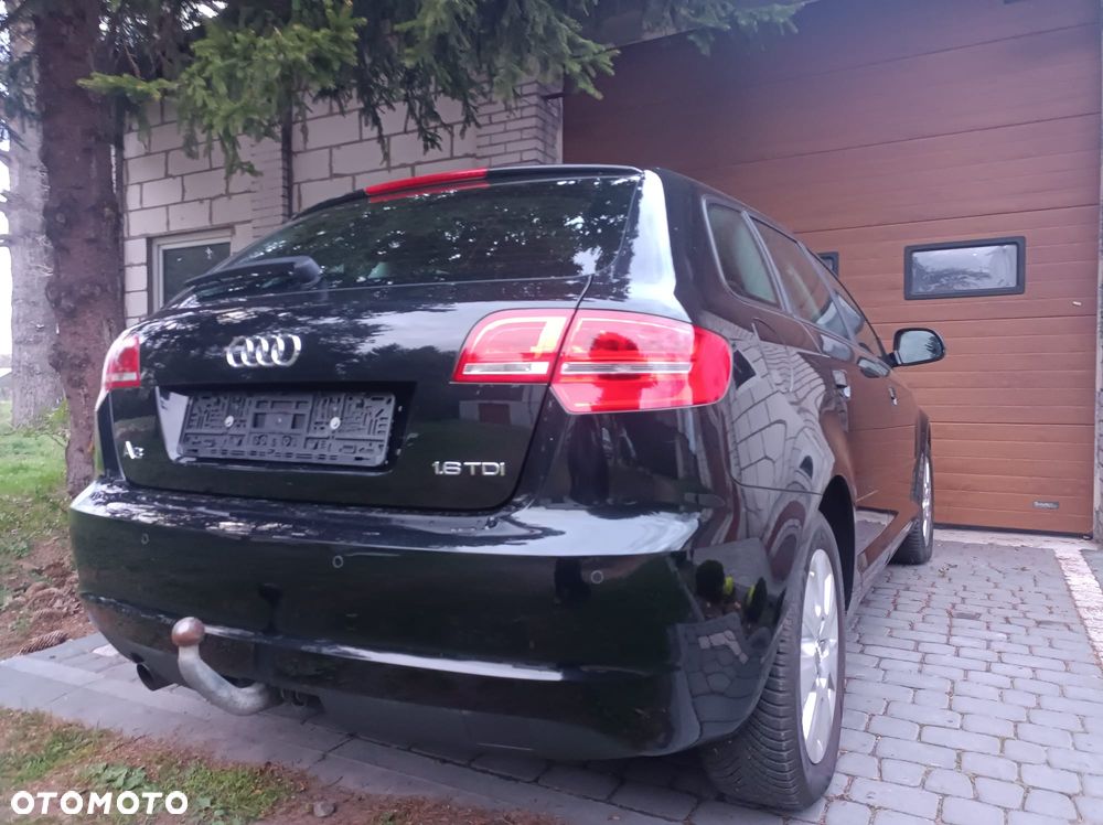 Audi A3 Sportback 1.6 TDI DPF Ambiente - 11