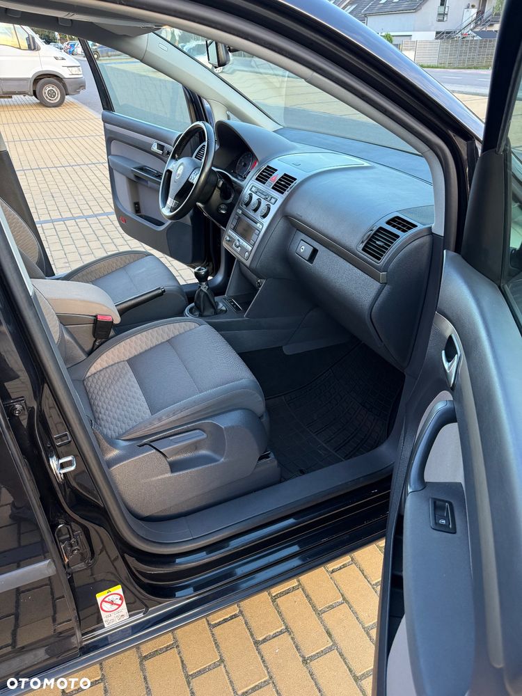 Volkswagen Touran 1.6 Cross - 16