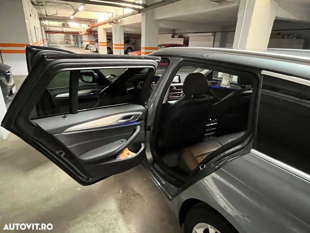 BMW Seria 5 520d Touring Aut. Luxury Line - 7