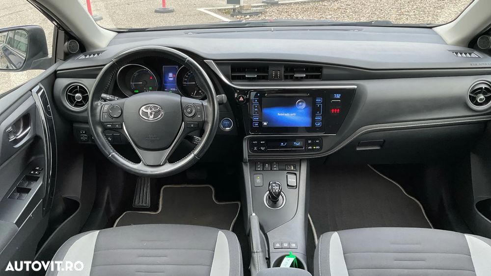 Toyota Auris - 32