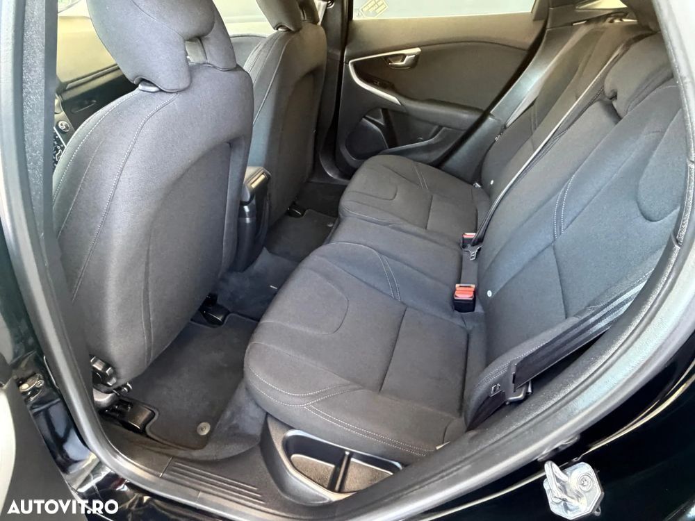 Volvo V40 D2 Geartronic Kinetic - 12