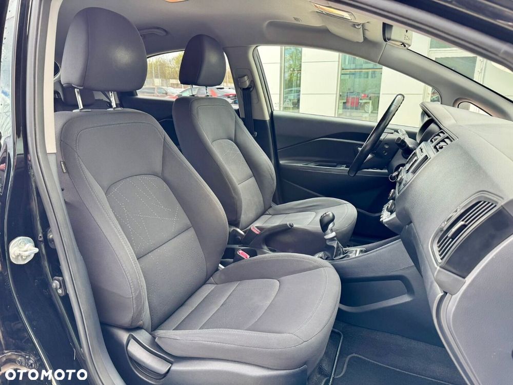 Kia Rio 1.4 M - 18