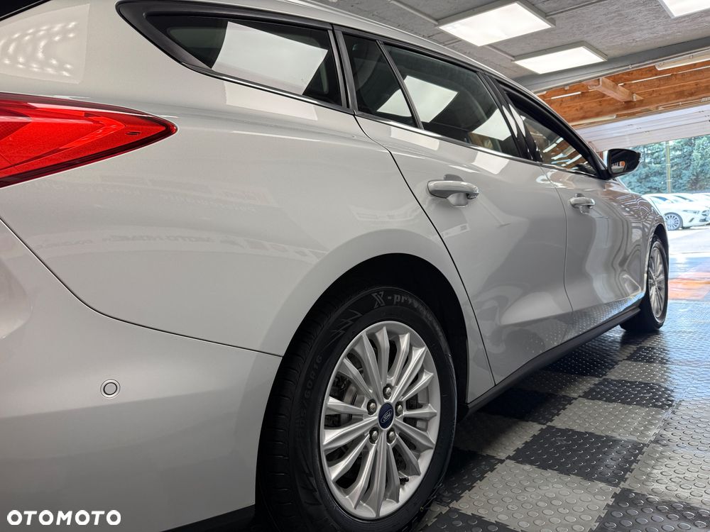 Ford Focus - 25