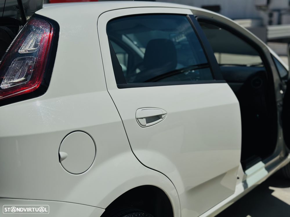 Fiat Punto 1.2 Lounge S&S - 19