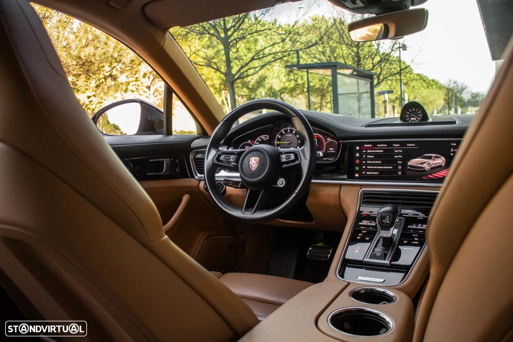 Porsche Panamera 4 E-Hybrid Platinum Edition - 37