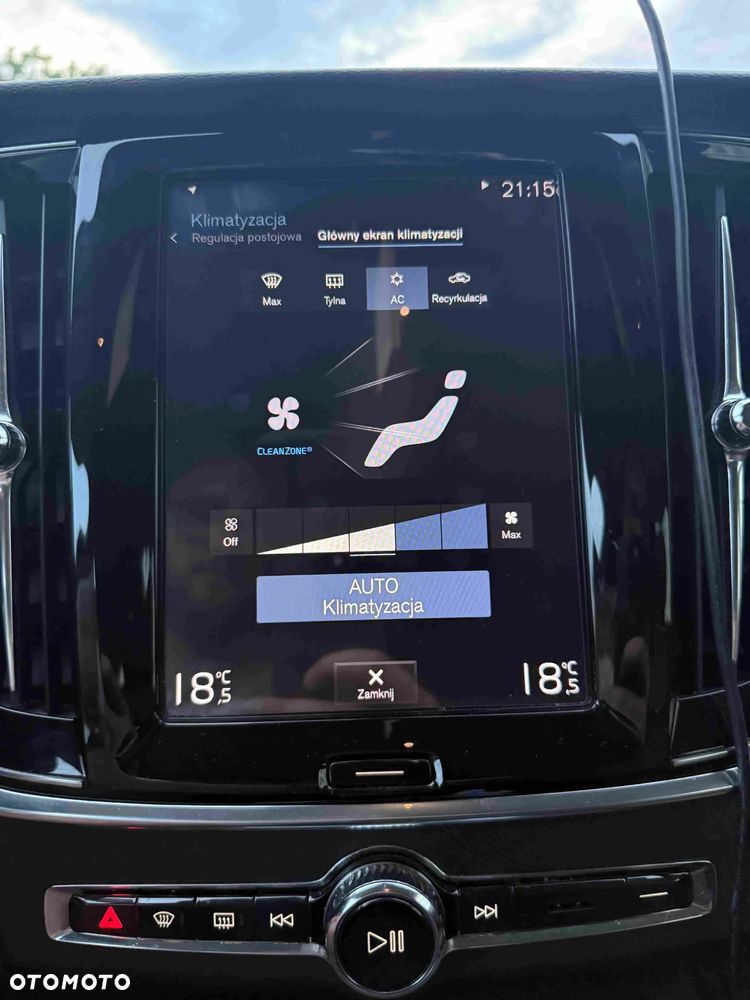 Volvo V90 D4 AWD Momentum - 29