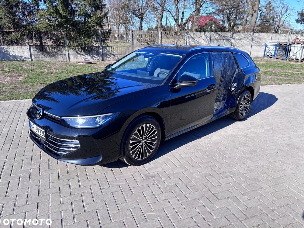 Volkswagen Passat Variant 2.0 TDI SCR 4Motion DSG Elegance - 9