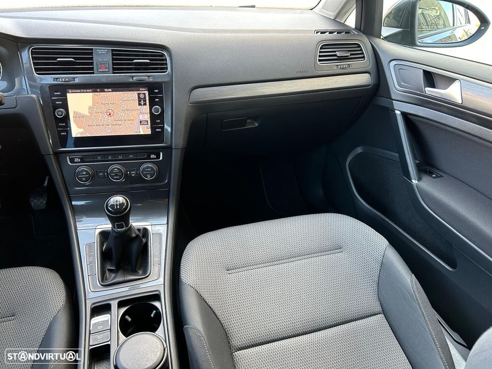 VW Golf Variant 1.6 TDi Confortline - 22