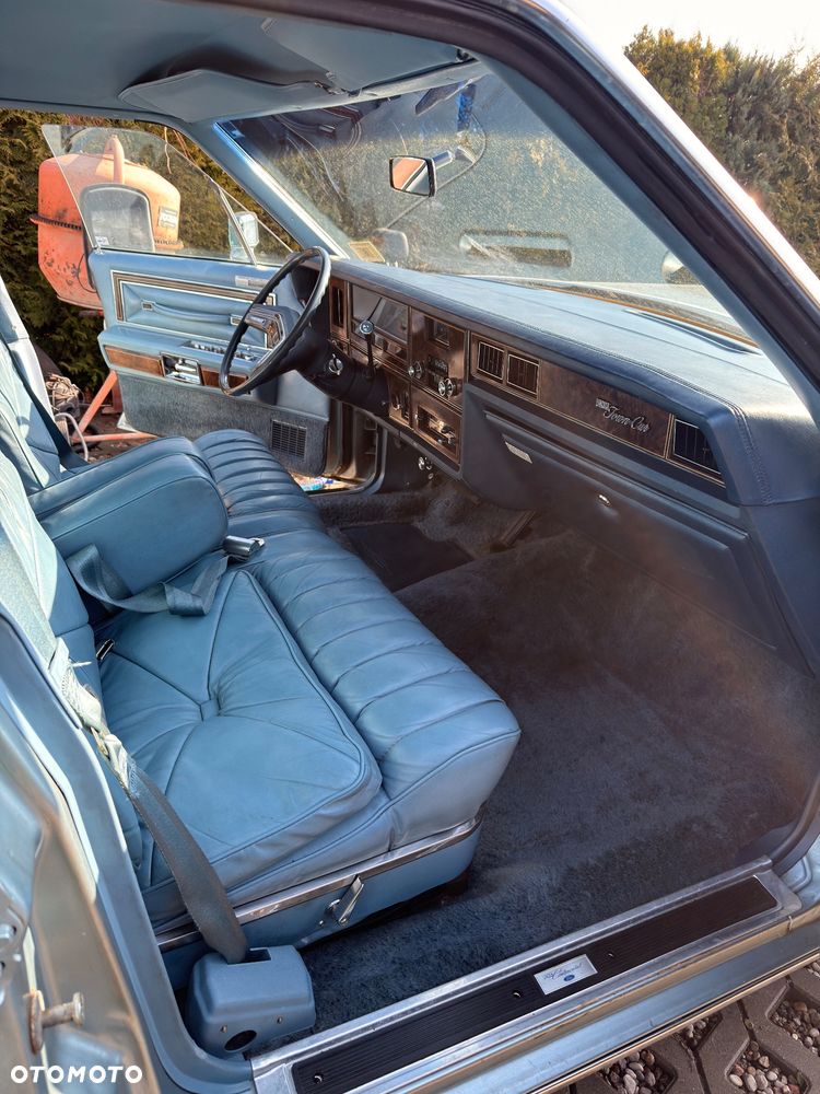 Lincoln Continental - 11
