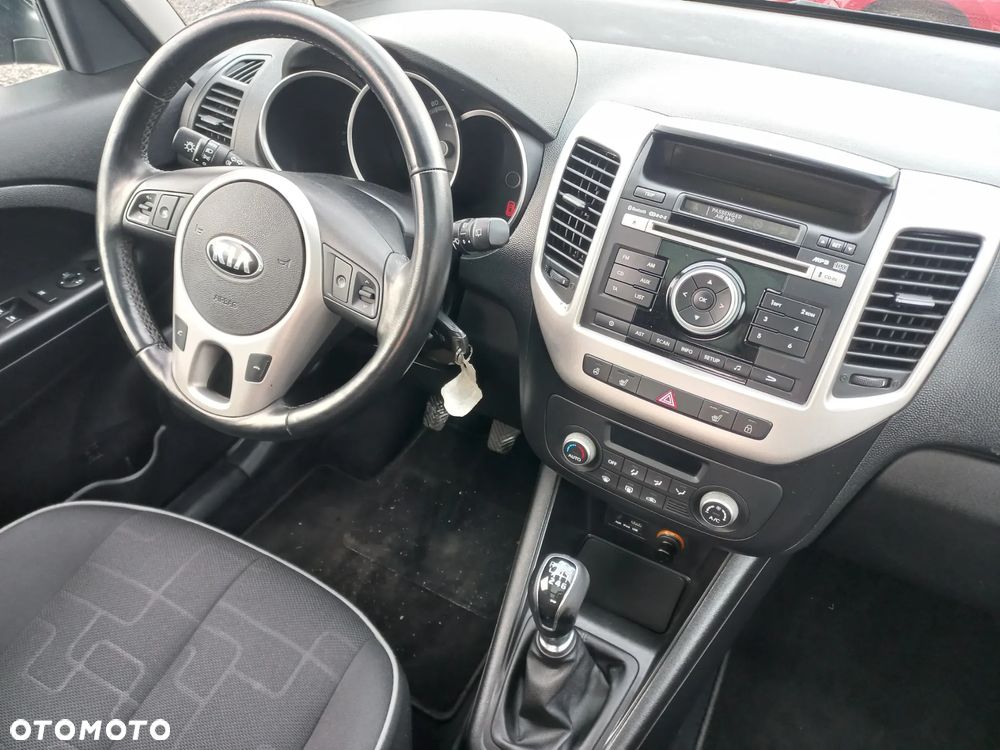 Kia Venga 1.6 CVVT Black Collection - 8