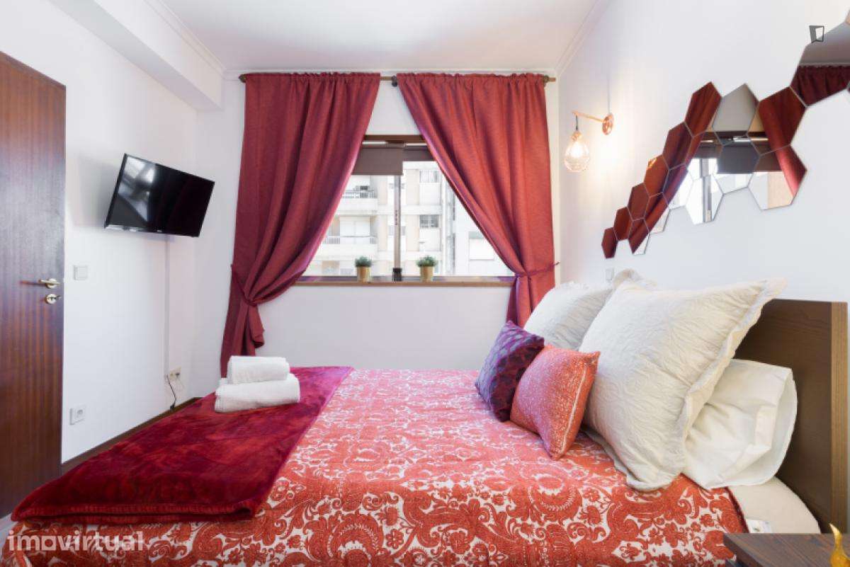 Apartamento com 1 quartos - localizado em Santo Ildefonso Porto - Grande imagem: 3/25