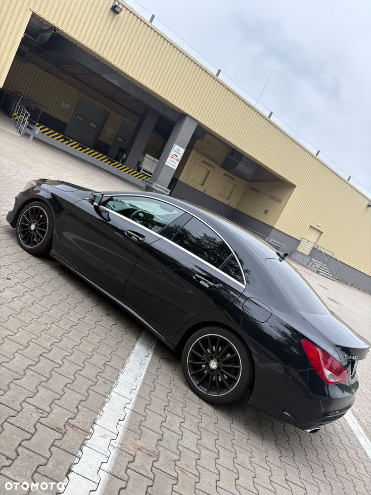 Mercedes-Benz CLA 250 4-Matic AMG Line - 10