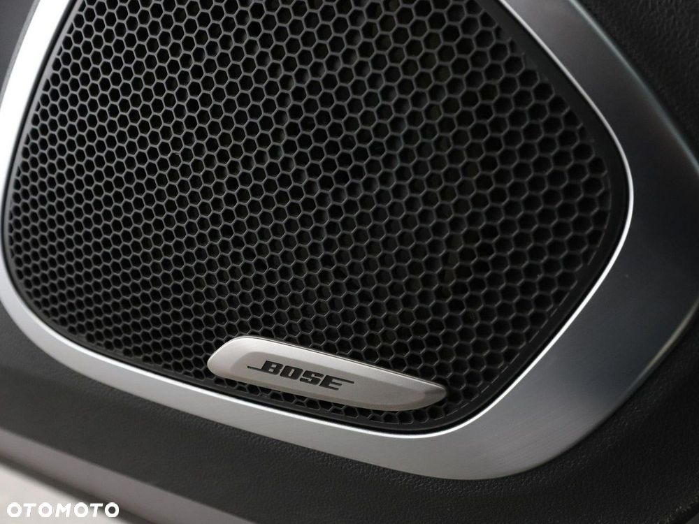 Renault Captur TCe 150 EDC GPF BOSE EDITION - 36