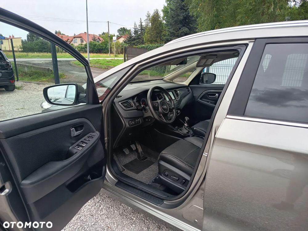 Kia Carens 1.7 CRDi 141 Dream Team Edition - 12