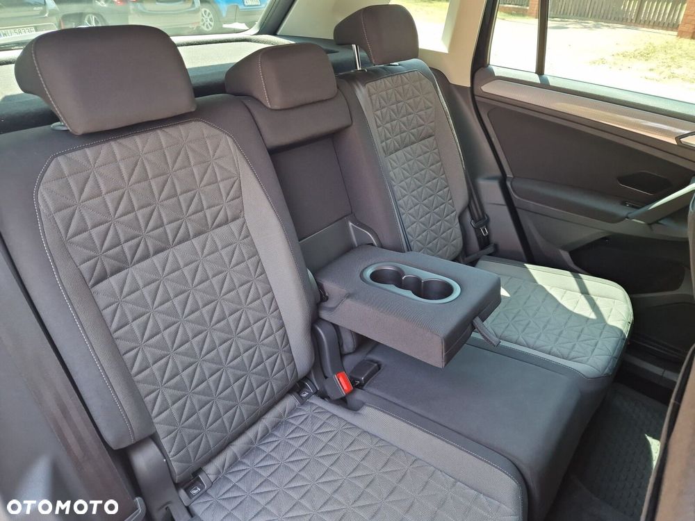 Volkswagen Tiguan - 24