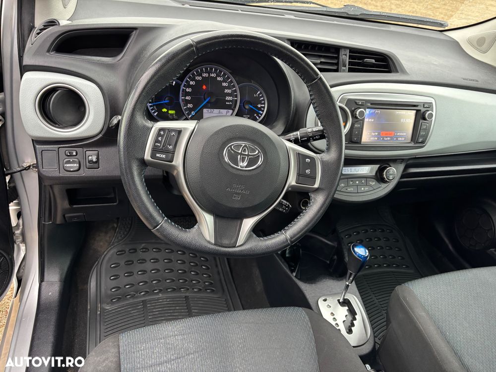Toyota Yaris - 12