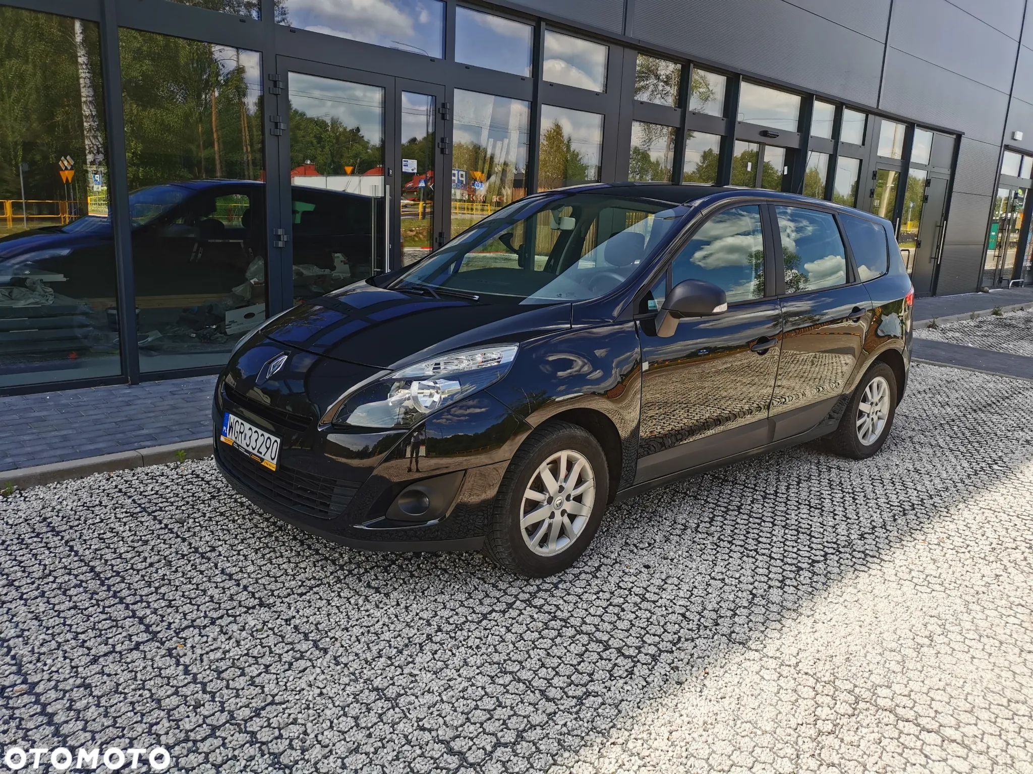 Renault Grand Scenic - 1
