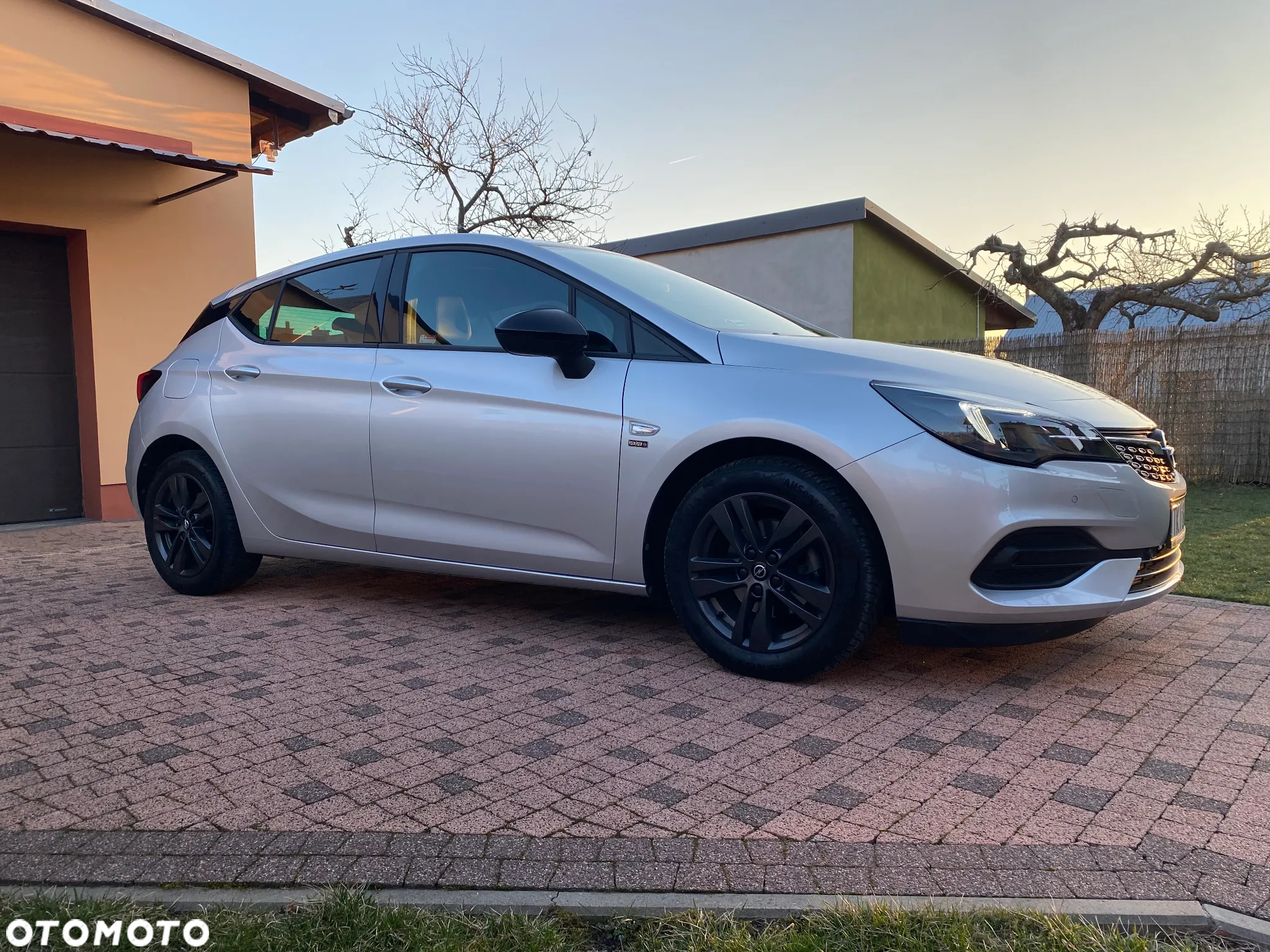 Opel Astra V 1.2 T Elegance S&S - 5
