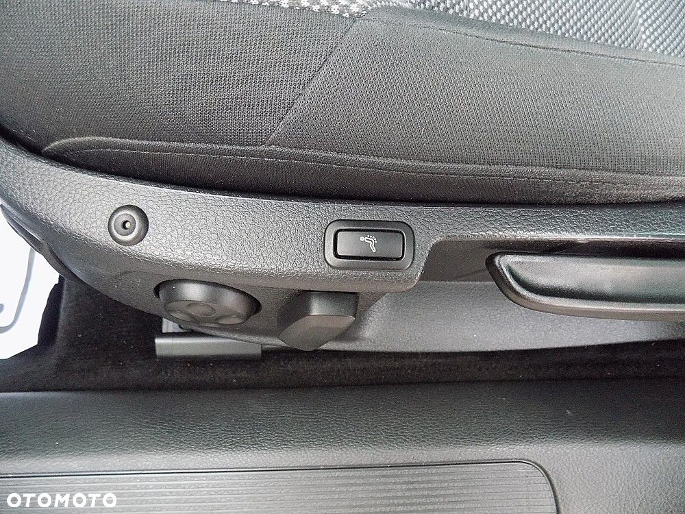 Volkswagen Passat Variant 2.0 Blue TDI DSG SCR Highline - 15