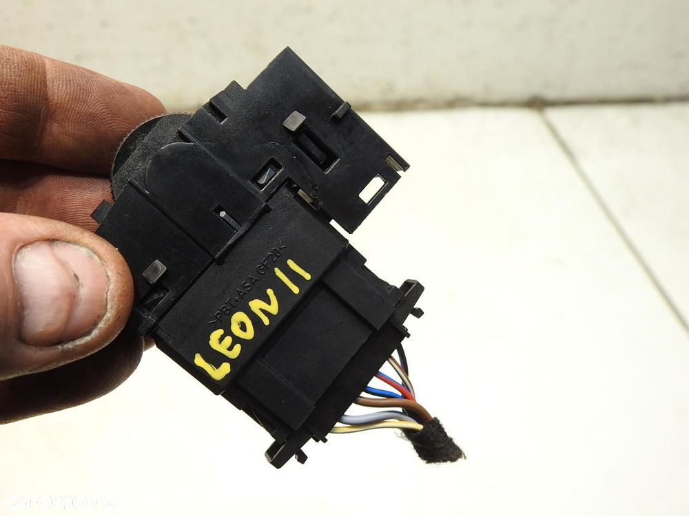 PRZEŁĄCZNIK REGULACJI WYSOKOŚCI ŚWIATEŁ SEAT LEON II 5P0919094A - 2