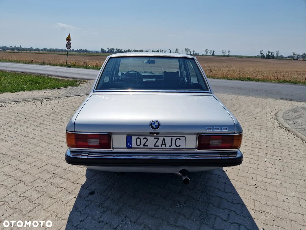 BMW Seria 5 520 - 12