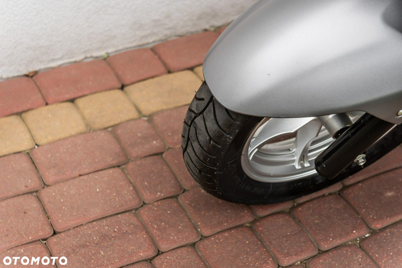 Suzuki Burgman - 7
