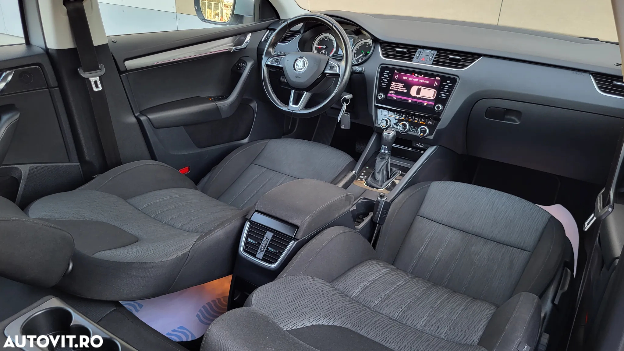 Skoda Octavia Combi 2.0 TDI (Green tec) DSG Style - 3