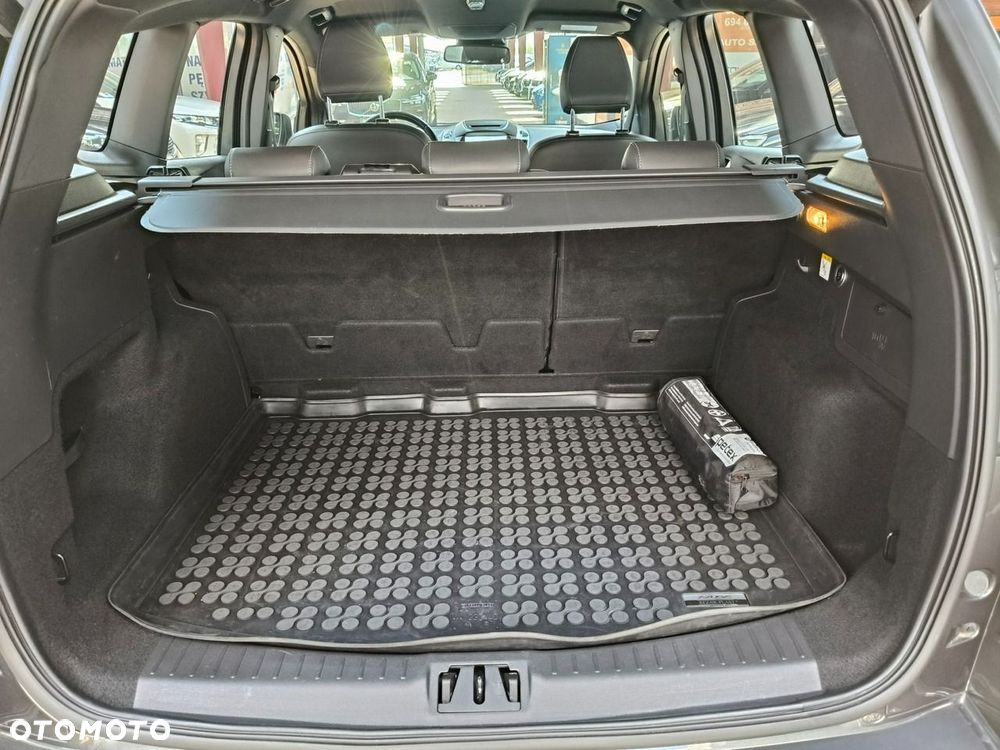 Ford Kuga 2.0 TDCi AWD ST-Line - 23